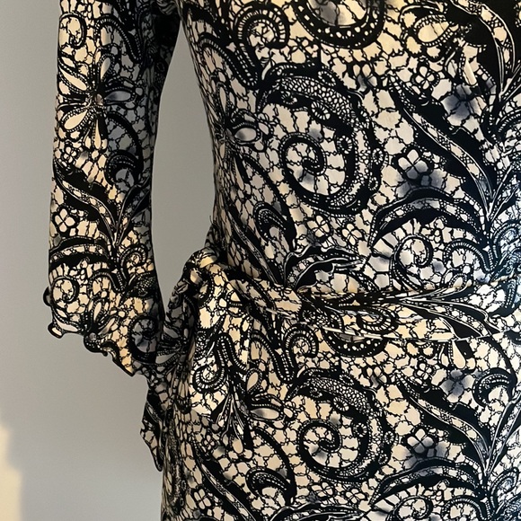 Moa Moa Black & Cream Fitted Dress – Size Medium - Picture 4 of 11